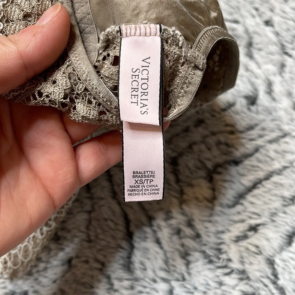 Victoria’s Secret Lace Bralette XS - Picture 5 of 6
